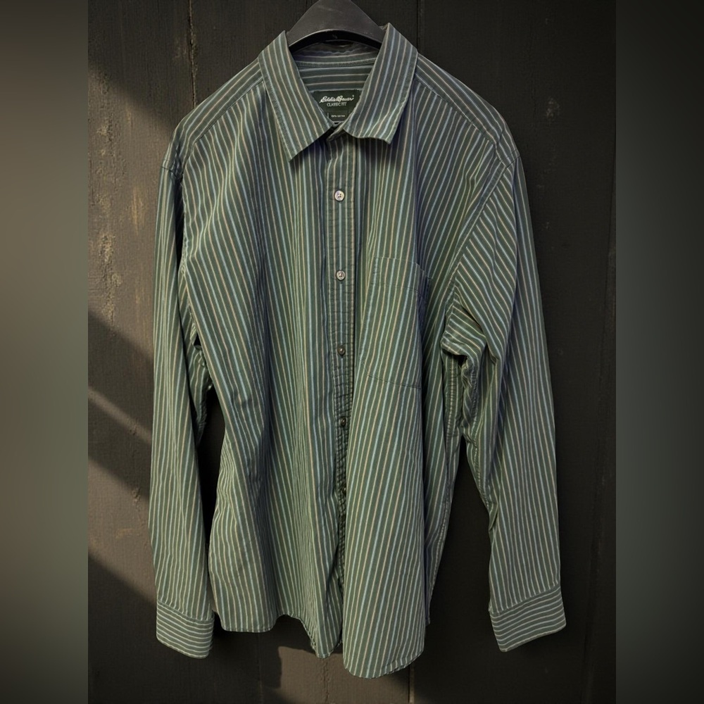 Eddie Bauer Green Relaxed Fit Casual Button Down Shirt